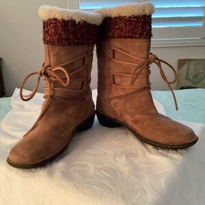 UGG women, Tanasa, 1001668,  NWOT, sz 9, chestnut brown suede boots